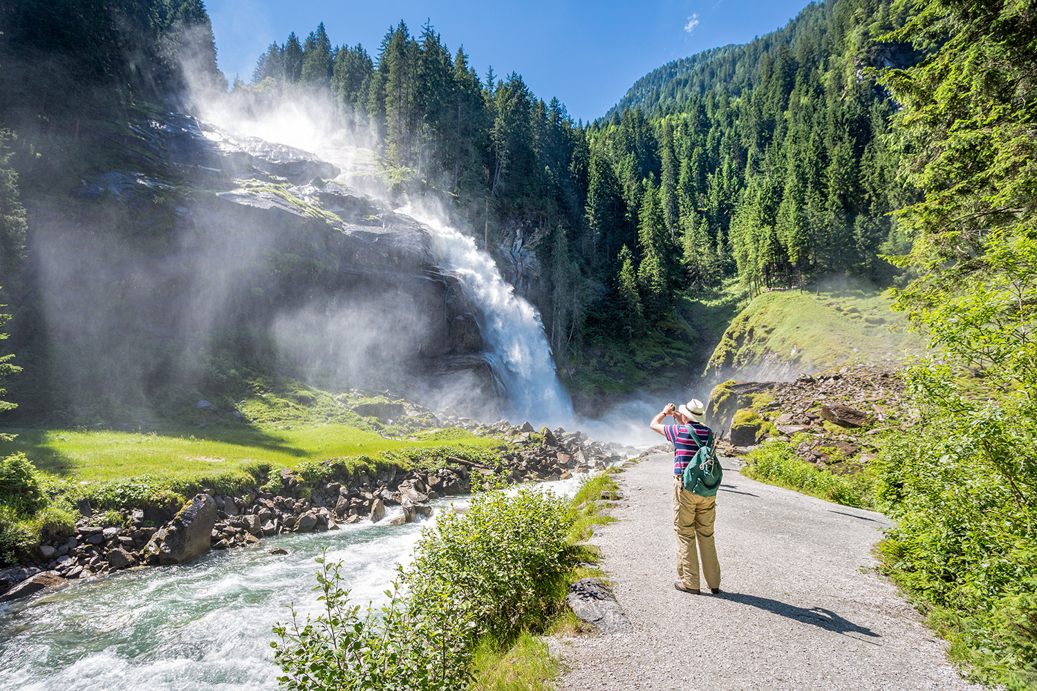 naturschauspiel-wasserfall.jpg